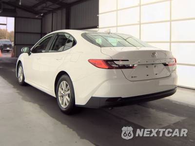 2025 Toyota Camry LE - zdjęcie 6 z 25 - miniatura