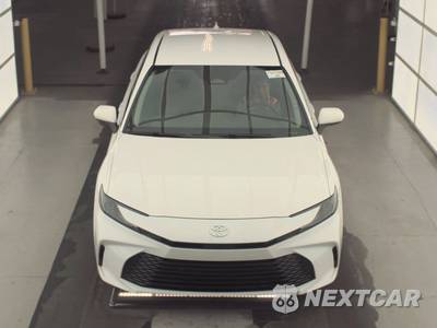 2025 Toyota Camry LE - zdjęcie 2 z 25 - miniatura