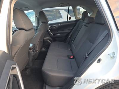 2025 Toyota RAV4 LE - zdjęcie 20 z 42 - miniatura