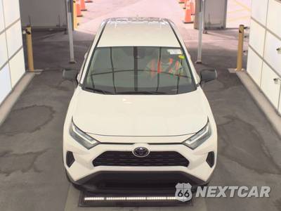2025 Toyota RAV4 LE - zdjęcie 3 z 42 - miniatura