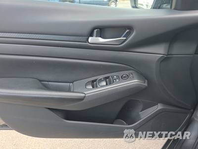 2025 Nissan Altima SV - zdjęcie 9 z 24 - miniatura
