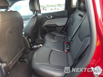 2025 Jeep Compass Latitude - zdjęcie 13 z 21 - miniatura