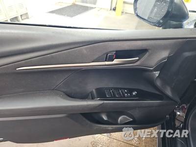2025 Toyota Camry LE - zdjęcie 9 z 36 - miniatura