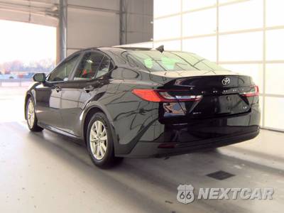 2025 Toyota Camry LE - zdjęcie 6 z 36 - miniatura