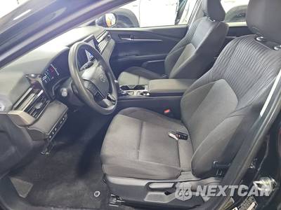 2025 Toyota Camry LE - zdjęcie 7 z 36 - miniatura