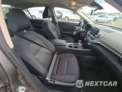 2025 Nissan Altima SV - zdjęcie 8 z 21 - miniatura