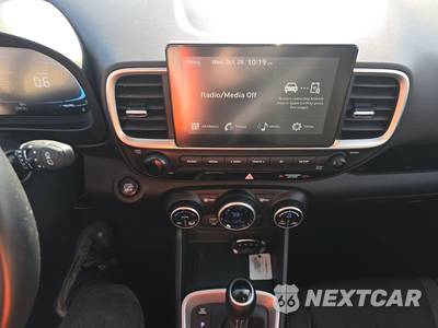 2025 Hyundai Venue SEL - zdjęcie 11 z 36 - miniatura
