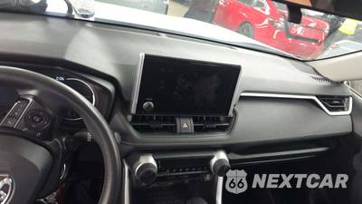 2025 Toyota RAV4 LE - zdjęcie 33 z 50 - miniatura