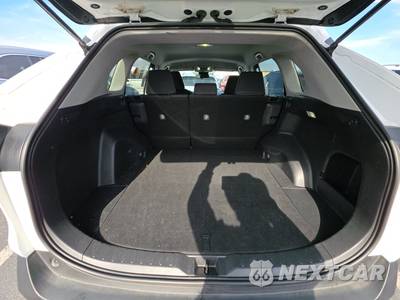 2025 Toyota RAV4 LE - zdjęcie 16 z 50 - miniatura