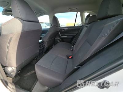 2025 Toyota RAV4 LE - zdjęcie 13 z 50 - miniatura