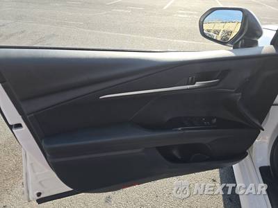 2025 Toyota Camry LE - zdjęcie 9 z 41 - miniatura