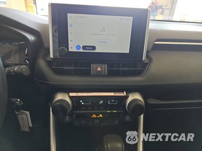 2025 Toyota RAV4 LE - zdjęcie 11 z 33 - miniatura