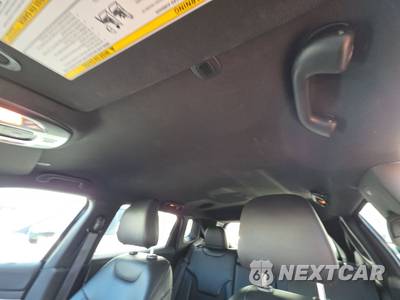 2025 Jeep Compass Latitude - zdjęcie 17 z 28 - miniatura