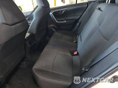 2025 Toyota RAV4 LE - zdjęcie 13 z 26 - miniatura