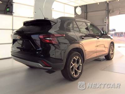 2025 Chevrolet Trax LT - zdjęcie 4 z 32 - miniatura