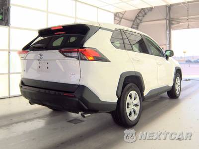 2025 Toyota RAV4 LE - zdjęcie 4 z 26 - miniatura