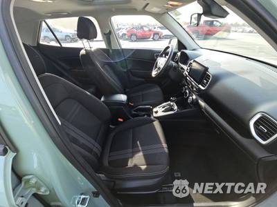 2025 Hyundai Venue SEL - zdjęcie 8 z 27 - miniatura