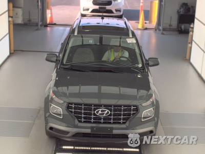 2025 Hyundai Venue SEL - zdjęcie 2 z 38 - miniatura