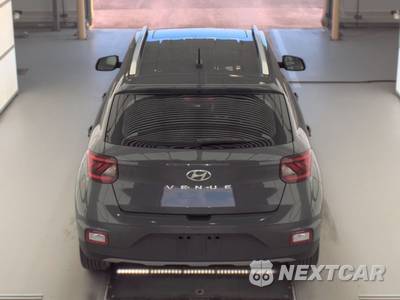 2025 Hyundai Venue SEL - zdjęcie 5 z 38 - miniatura