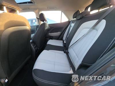 2025 Hyundai Venue SEL - zdjęcie 13 z 38 - miniatura
