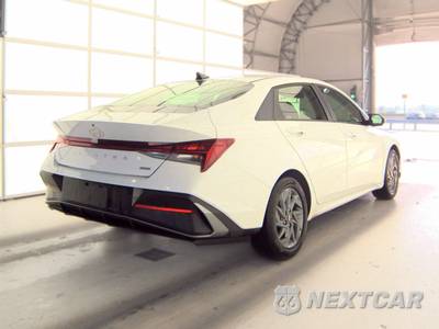 2026 Hyundai Elantra Hybrid Blue - zdjęcie 4 z 36 - miniatura
