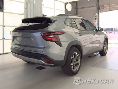 2025 Chevrolet Trax LT - zdjęcie 4 z 31 - miniatura