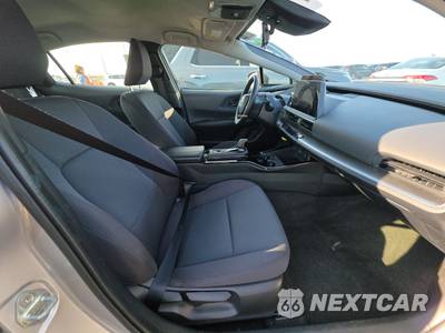 2025 Toyota Prius LE - zdjęcie 8 z 33 - miniatura