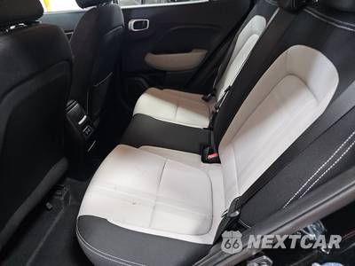 2025 Hyundai Venue SEL - zdjęcie 13 z 49 - miniatura