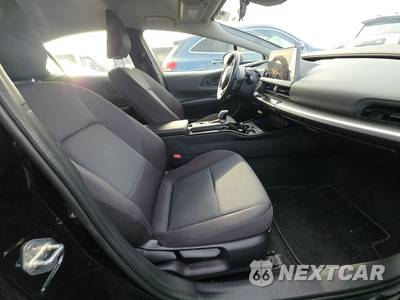 2025 Toyota Prius LE - zdjęcie 8 z 32 - miniatura