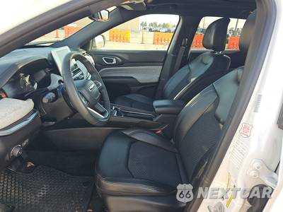 2025 Jeep Compass Latitude - zdjęcie 7 z 33 - miniatura