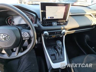 2025 Toyota RAV4 LE - zdjęcie 11 z 27 - miniatura
