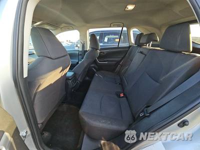2025 Toyota RAV4 LE - zdjęcie 13 z 27 - miniatura