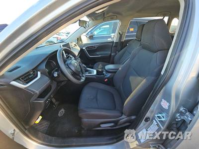 2025 Toyota RAV4 LE - zdjęcie 7 z 27 - miniatura