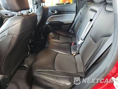 2025 Jeep Compass Latitude - zdjęcie 13 z 25 - miniatura