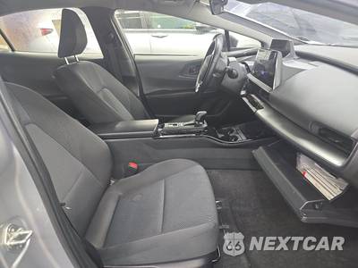 2023 Toyota Prius LE - zdjęcie 8 z 39 - miniatura
