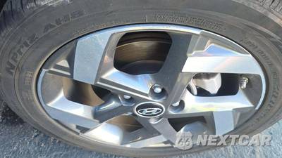 2025 Hyundai Venue SEL - zdjęcie 28 z 33 - miniatura