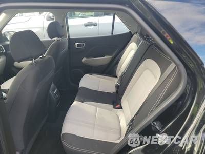 2025 Hyundai Venue SEL - zdjęcie 13 z 24 - miniatura