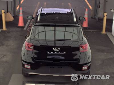 2025 Hyundai Venue SEL - zdjęcie 5 z 24 - miniatura