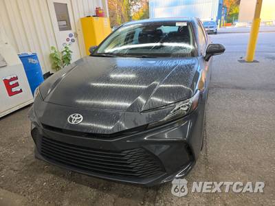 2025 Toyota Camry LE - zdjęcie 2 z 37 - miniatura