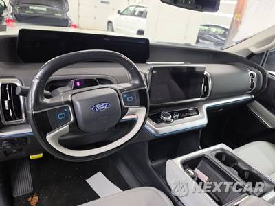 2025 Ford Expedition MAX Platinum - zdjęcie 11 z 39 - miniatura