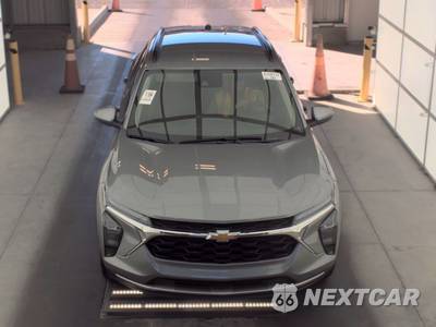 2025 Chevrolet Trax LT - zdjęcie 2 z 23 - miniatura