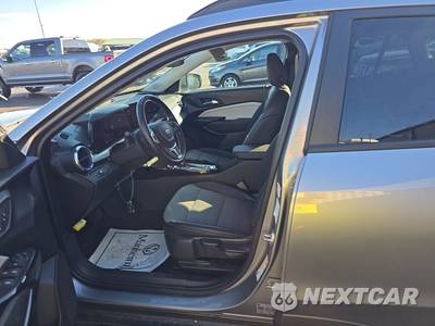 2025 Chevrolet Trax LT - zdjęcie 7 z 23 - miniatura
