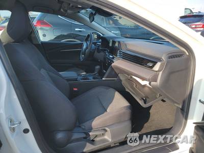 2025 Toyota Camry LE - zdjęcie 8 z 33 - miniatura