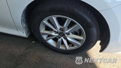 2025 Toyota Camry LE - zdjęcie 19 z 33 - miniatura