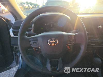 2025 Toyota Camry LE - zdjęcie 10 z 24 - miniatura