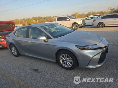 2025 Toyota Camry LE - zdjęcie 3 z 24 - miniatura