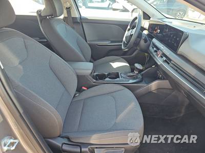 2025 Kia K4 LXS - zdjęcie 8 z 36 - miniatura