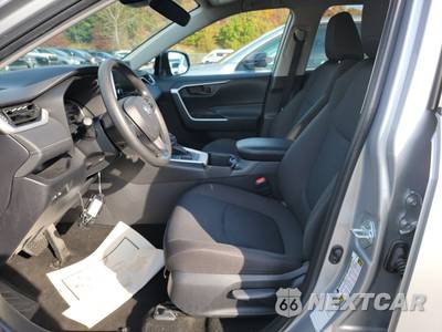 2025 Toyota RAV4 LE - zdjęcie 7 z 27 - miniatura
