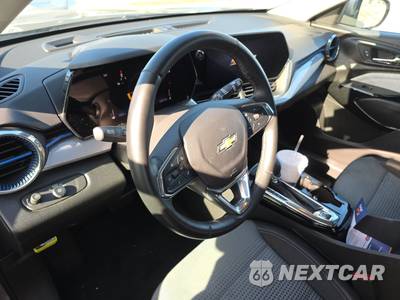 2025 Chevrolet Trax LT - zdjęcie 10 z 23 - miniatura