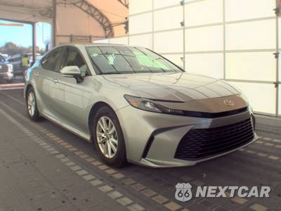2025 Toyota Camry LE - zdjęcie 3 z 24 - miniatura